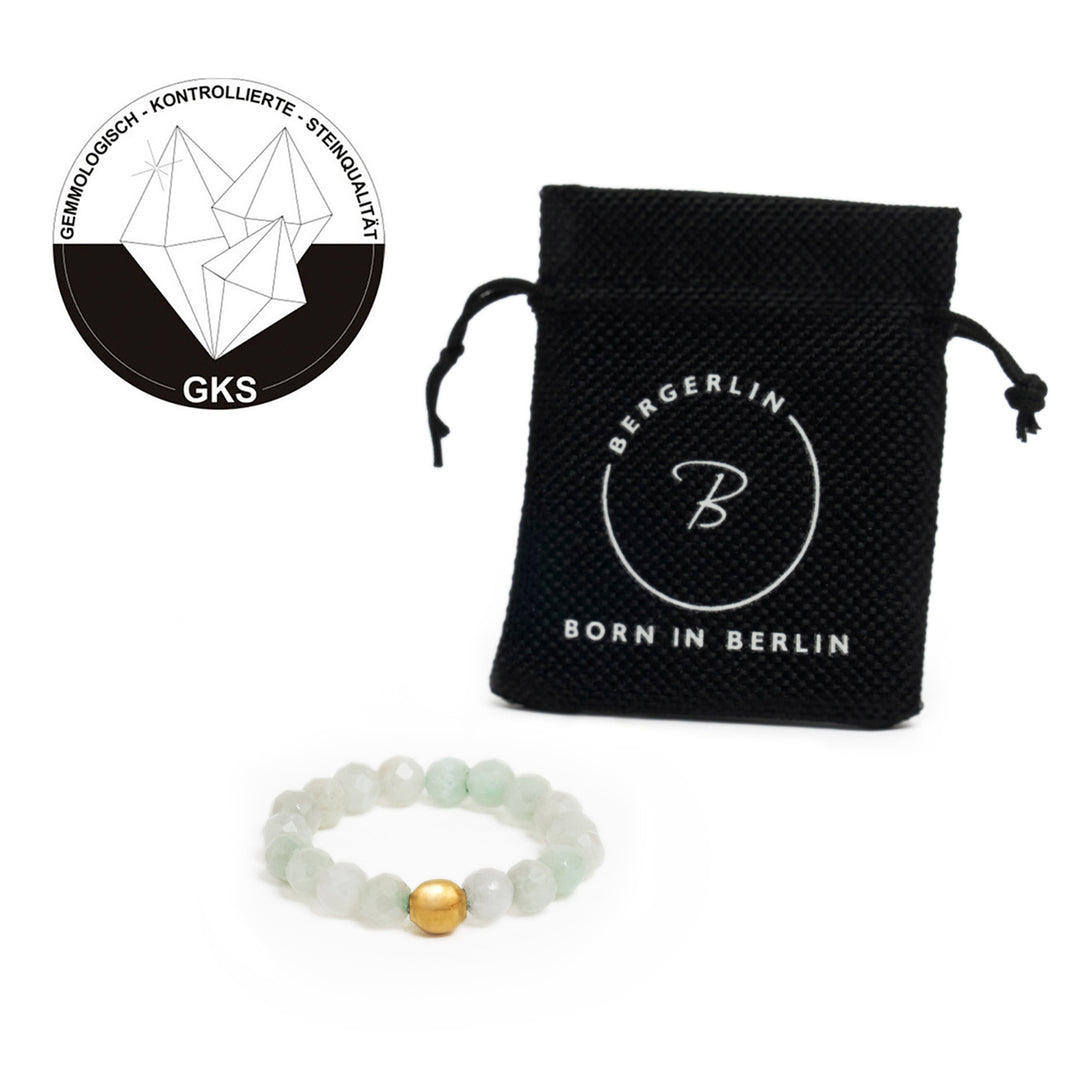 Jade Ring mit vergoldeter Perle