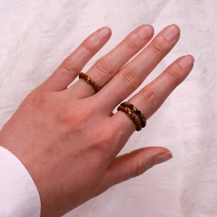 Jaspis Ring mit vergoldeter Perle