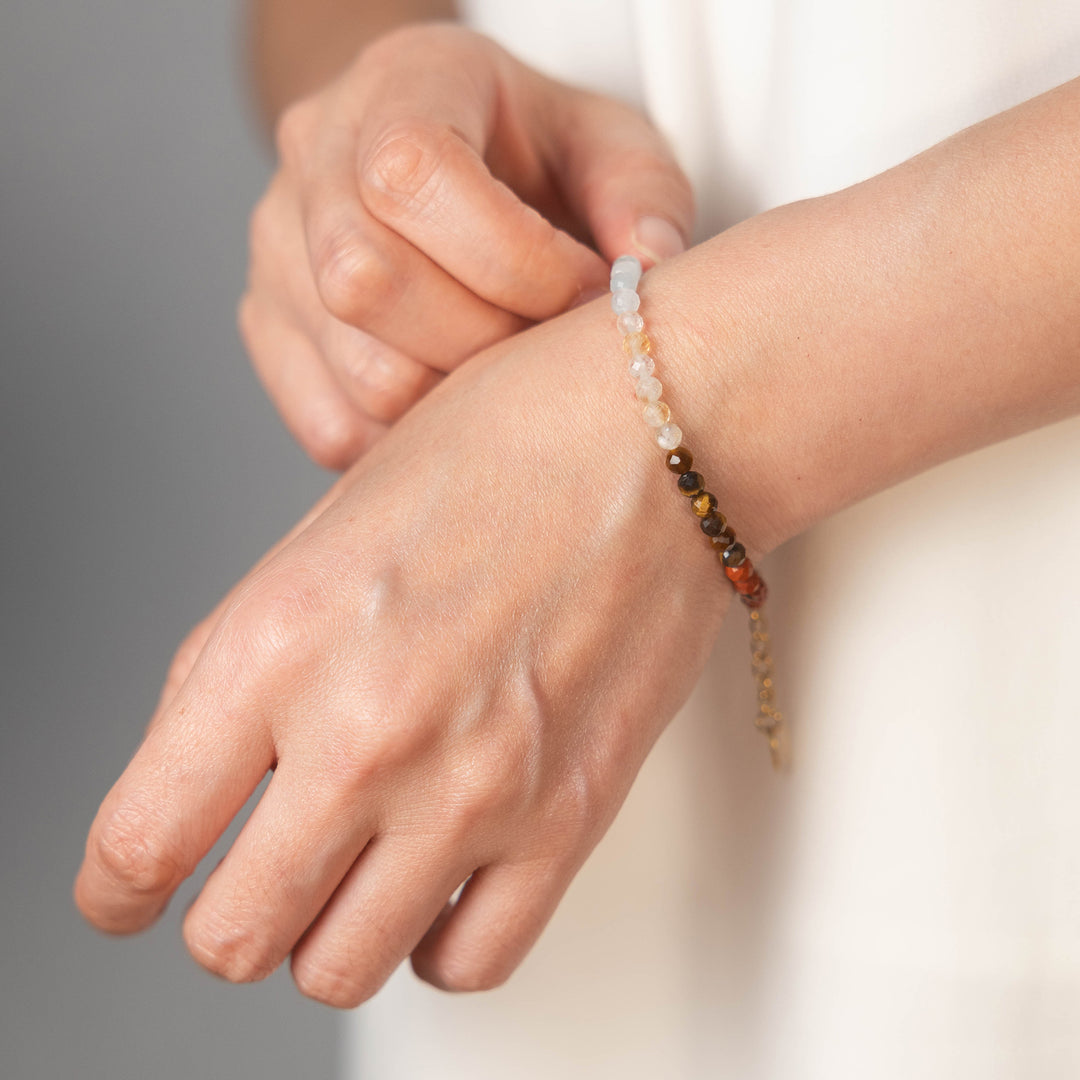 7 Chakra Naturstein Perlen-Armband mit vergoldetem Verschluss