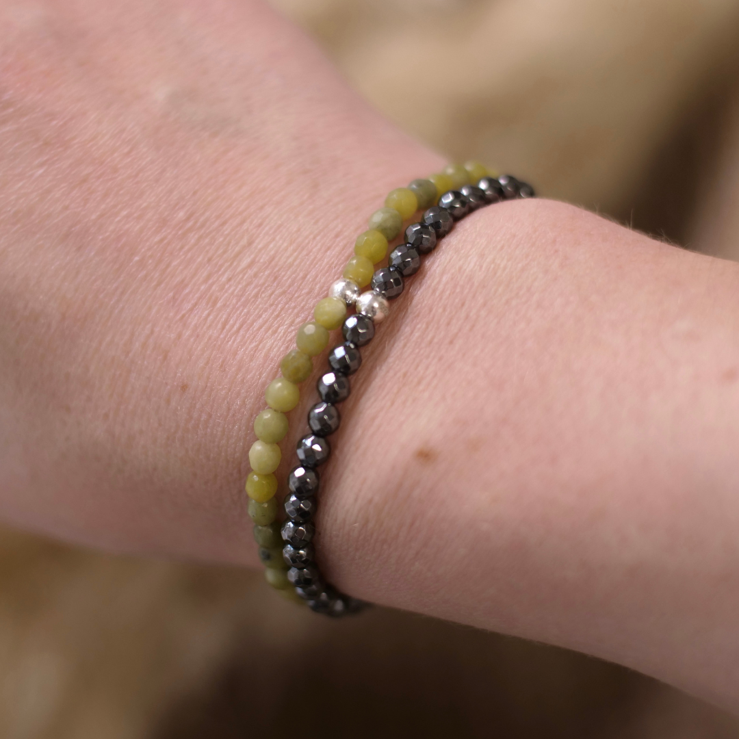 Hämatit (künstliches Produkt) Perlen Armband mit Silberperle