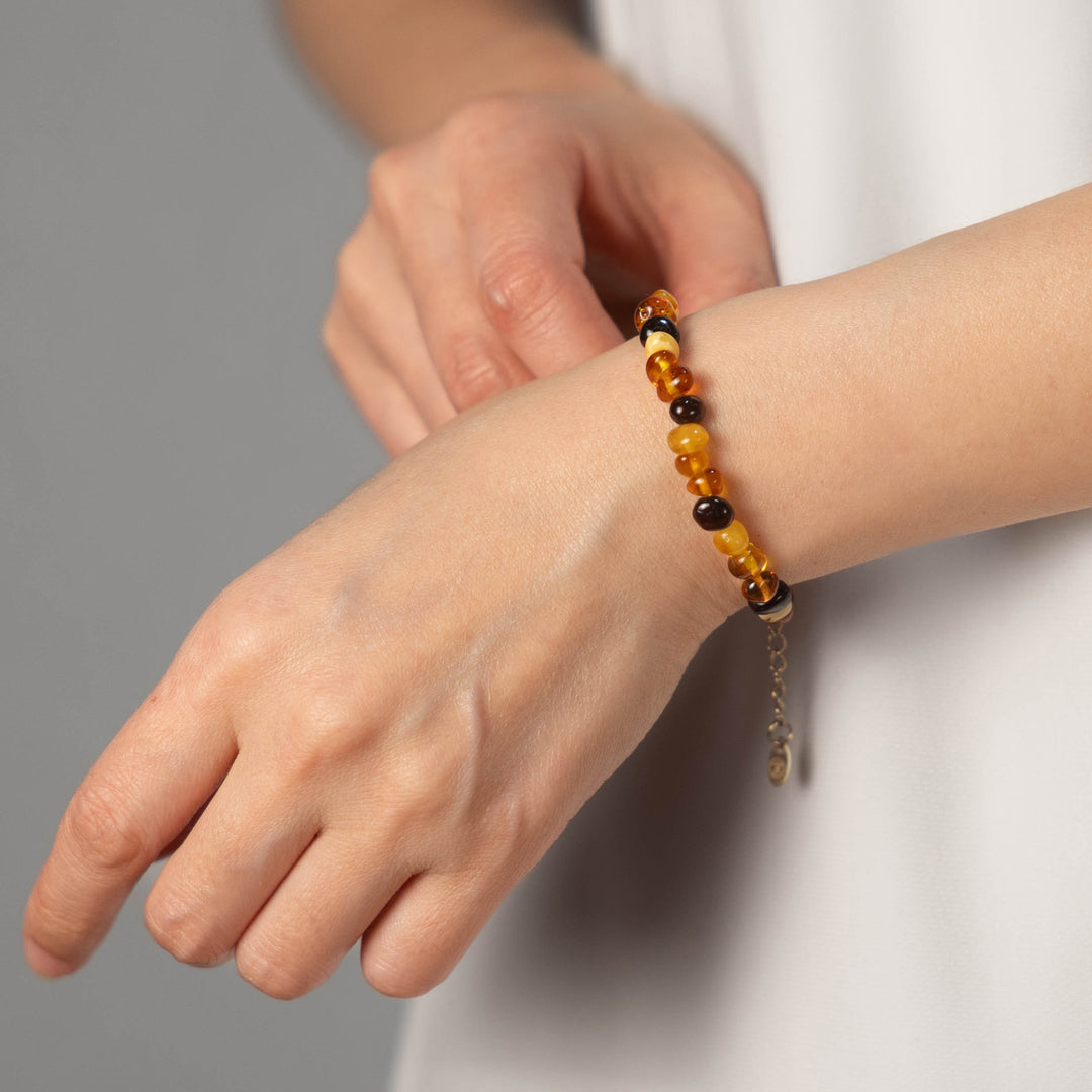 Amber Natural Stone Bead Bracelet with Gold-Plated Clasp