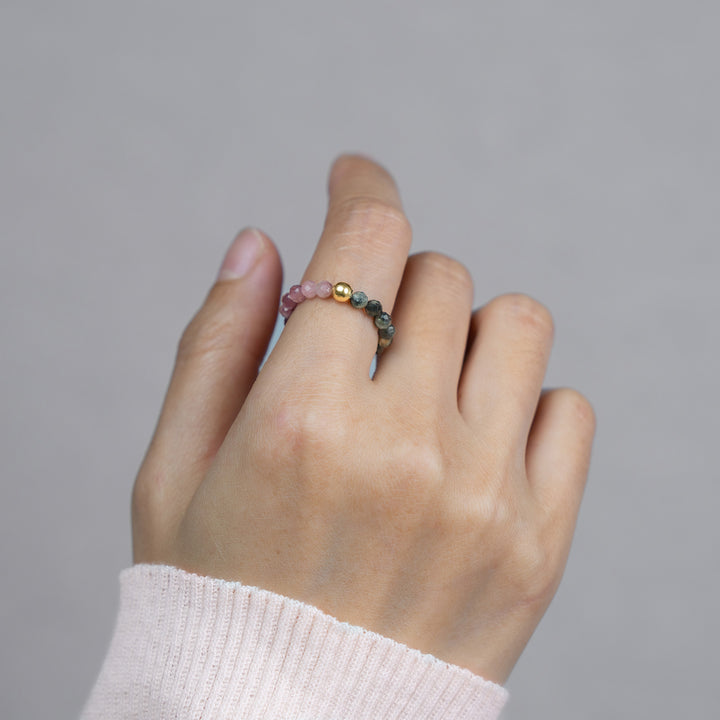 Bunter Turmalin Ring mit vergoldeter Perle