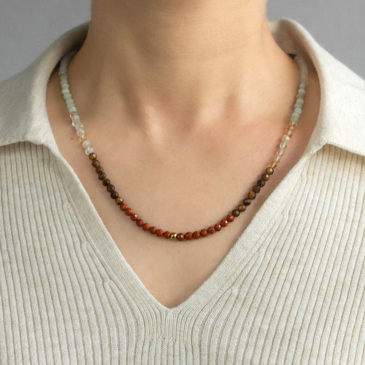 Chakra Naturstein Perlen Halskette mit Goldperle und vergoldetem Verschluss