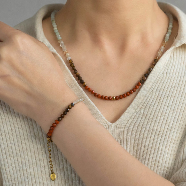 Chakra Naturstein Perlen Halskette mit Goldperle und vergoldetem Verschluss