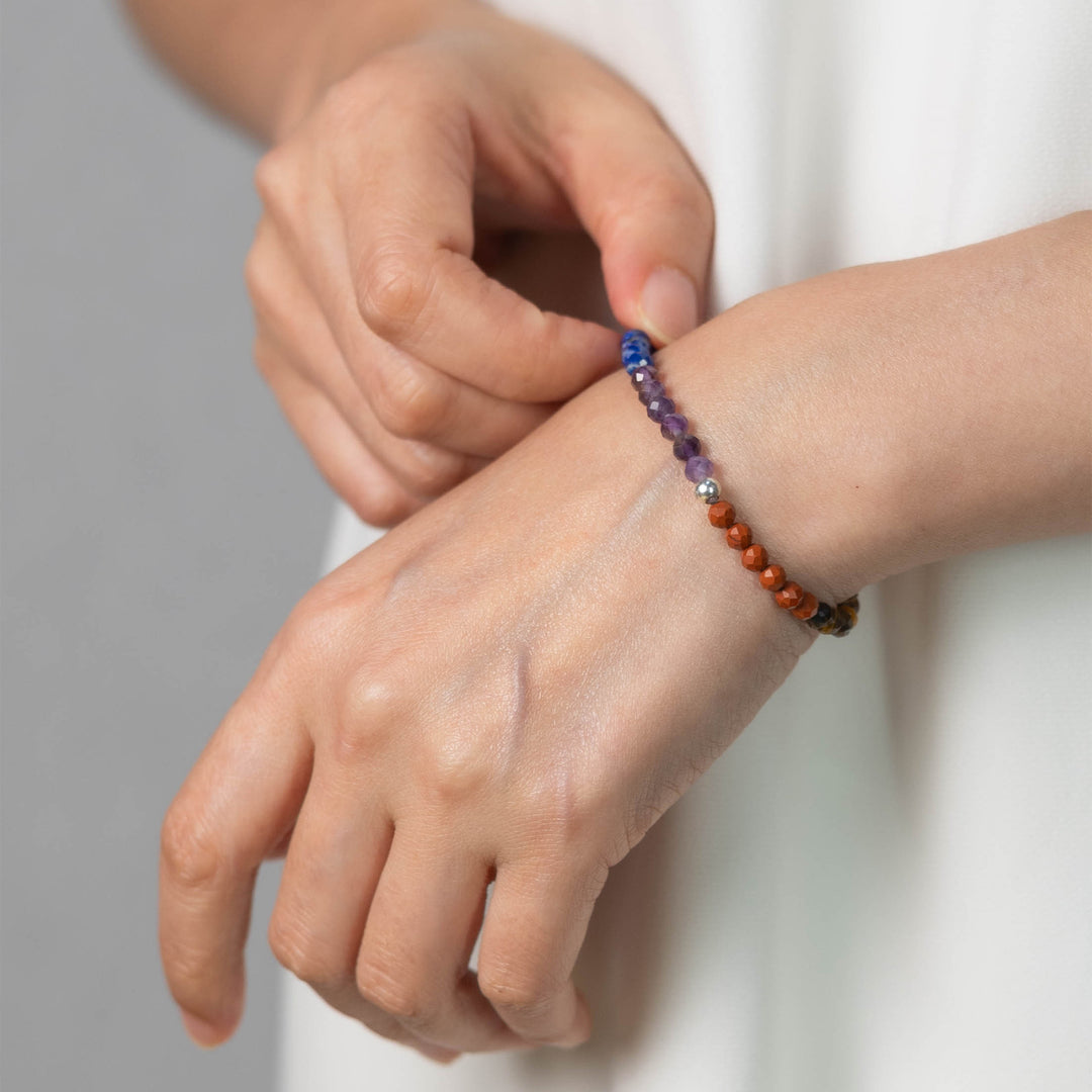 7 Chakra Naturstein Perlen-Armband mit 925 Sterling Silberperle