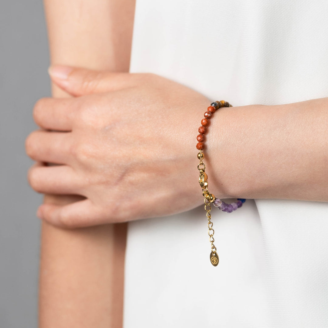 7 Chakra Naturstein Perlen-Armband mit vergoldetem Verschluss