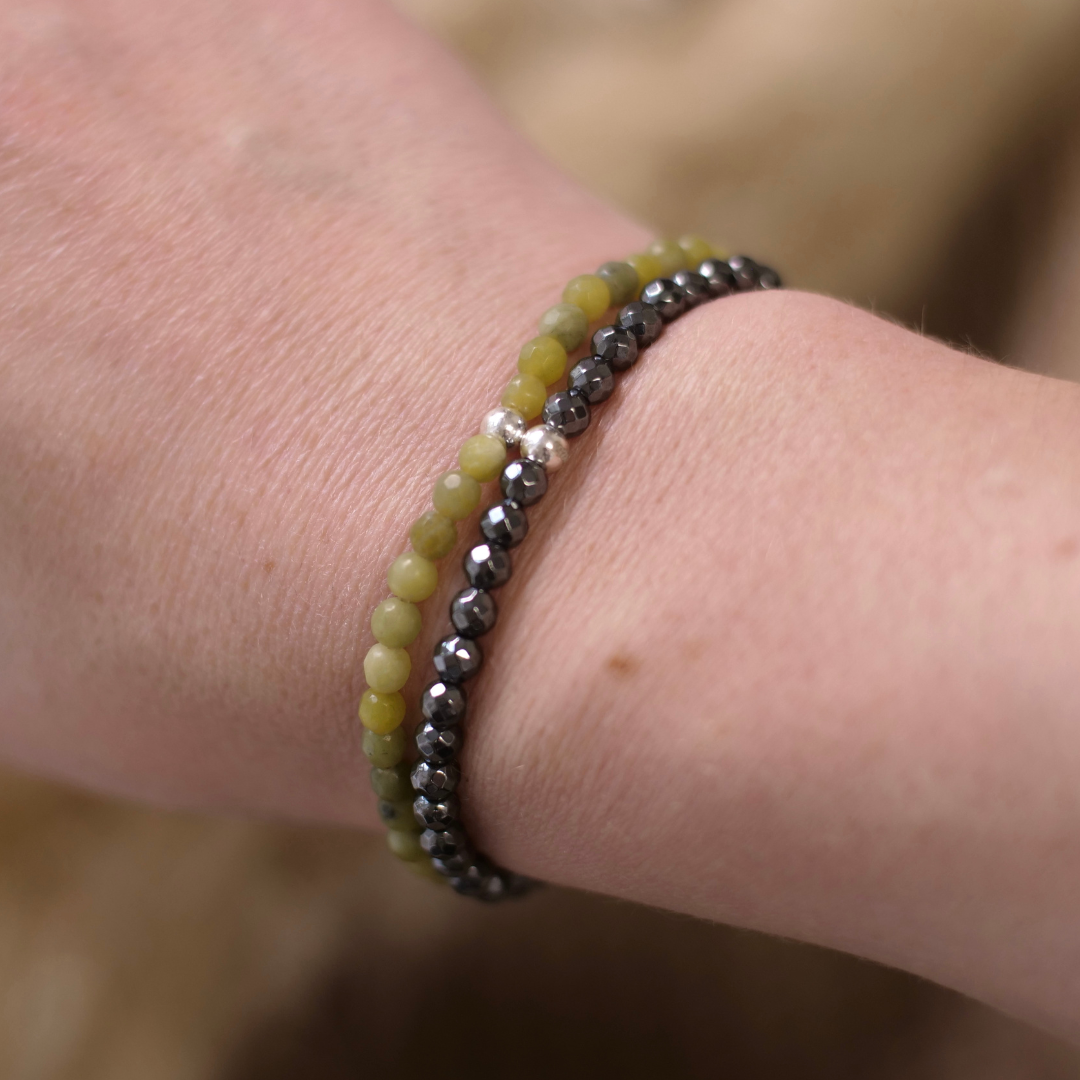 Hämatit Naturstein Perlen Armband mit Silberperle