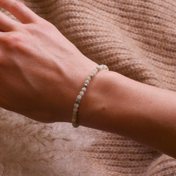 Jade Naturstein Perlen Armband mit Silberperle