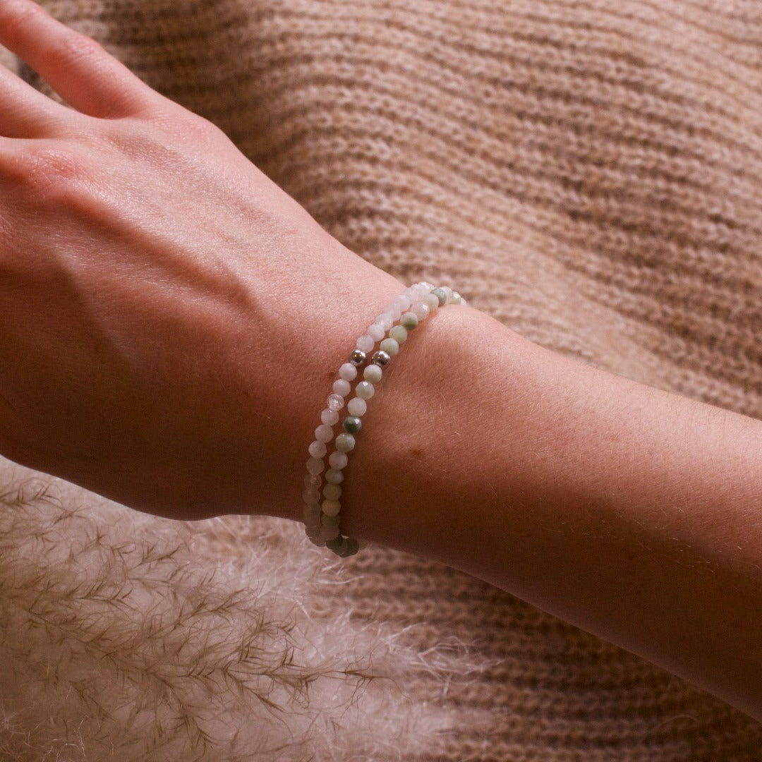 Jade Naturstein Perlen Armband mit Silberperle